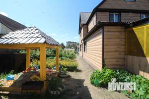 Дом 226м², 3-этажный, участок 10 сот.