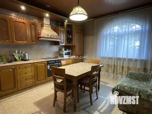 Дом 300м&sup2;, 2-этажный, участок 15 сот.  