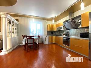 Коттедж 281м&sup2;, 2-этажный, участок 11 сот.  