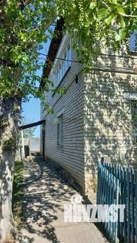 Дом 214м&sup2;, 2-этажный, участок 9 сот.  