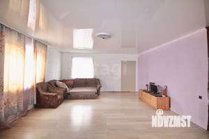 Дом 293м&sup2;, 3-этажный, участок 15 сот.  