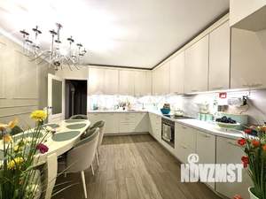 Дом 450м&sup2;, 3-этажный, участок 13 сот.  
