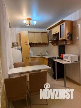 Студия квартира, посуточно, 42м2, 2/4 этаж