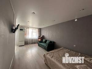 Студия квартира, посуточно, 42м2, 1/5 этаж