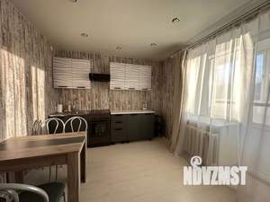 Студия квартира, посуточно, 42м2, 1/5 этаж
