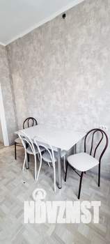 1-к квартира, посуточно, 40м2, 7/10 этаж