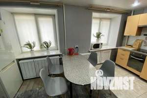 3-к квартира, посуточно, 74м2, 1/4 этаж