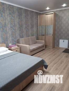 1-к квартира, посуточно, 38м2, 1/16 этаж