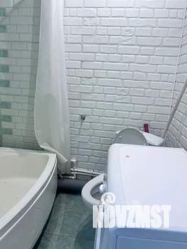 Студия квартира, посуточно, 32м2, 1/5 этаж