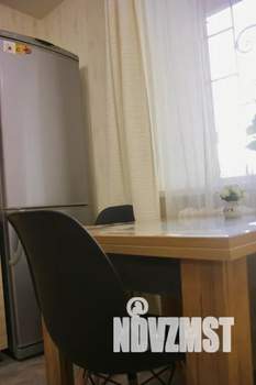 Студия квартира, посуточно, 32м2, 1/5 этаж