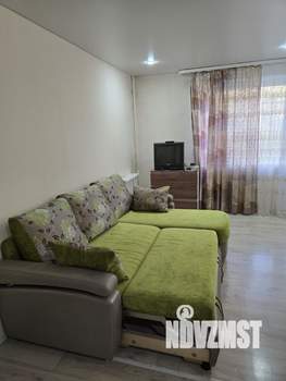 Студия квартира, посуточно, 40м2, 2/5 этаж