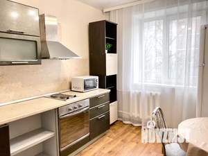 1-к квартира, посуточно, 42м2, 4/9 этаж