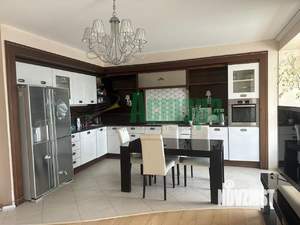 4-к квартира, вторичка, 116м2, 11/13 этаж