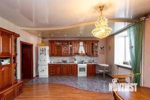 4-к квартира, вторичка, 128м2, 4/9 этаж