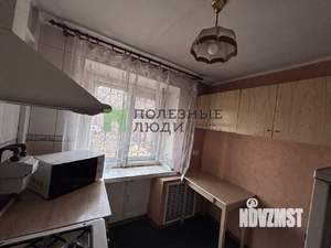 2-к квартира, вторичка, 45м2, 1/4 этаж
