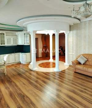 2-к квартира, вторичка, 139м2, 3/3 этаж