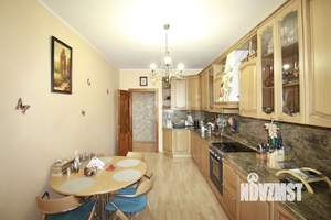 3-к квартира, вторичка, 108м2, 2/5 этаж