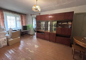 2-к квартира, вторичка, 45м2, 1/4 этаж